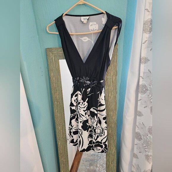 ECI party dress with flashy belt detail - Picture 2 of 6